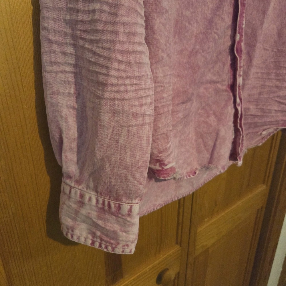 Frank & Eileen Pink Denim Shirt Size S Distressed Hem - Picture 10 of 10